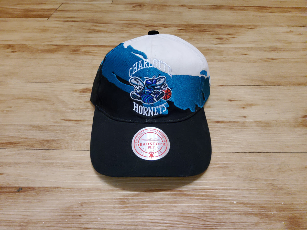 Mitchell & Ness NBA Charlotte Hornets XL Logo 2 Tone Snapback Cap