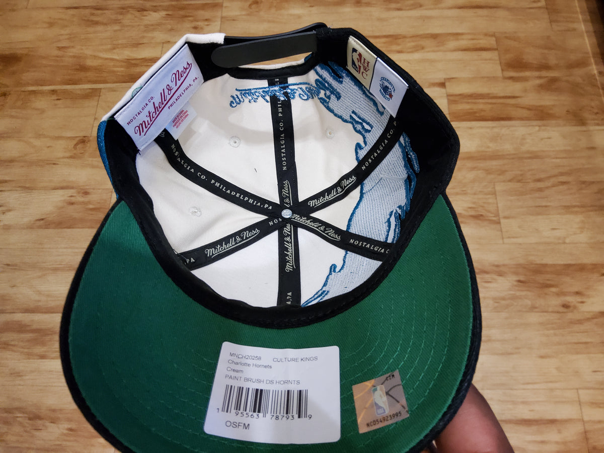 Charlotte Hornets Bolt Mitchell & Ness Snapback Hat